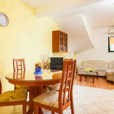 Guest house Marija 3*